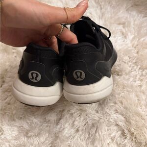 Lululemon women’s blissfeel run 2 shoes